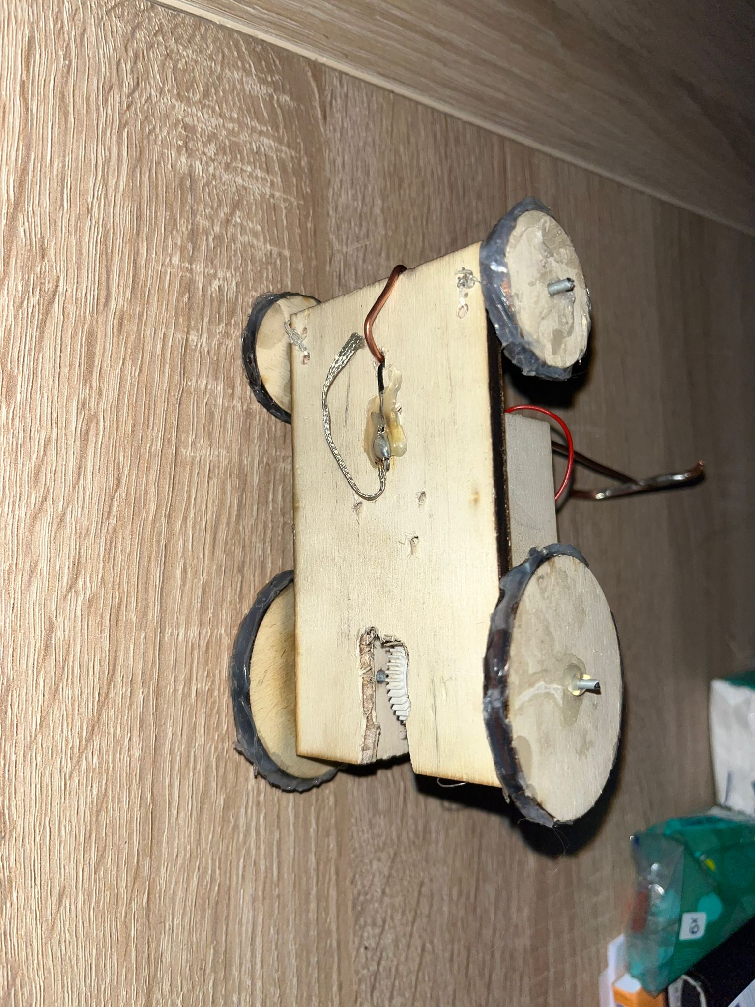 Prototype du système de pantographe, vue de dessous